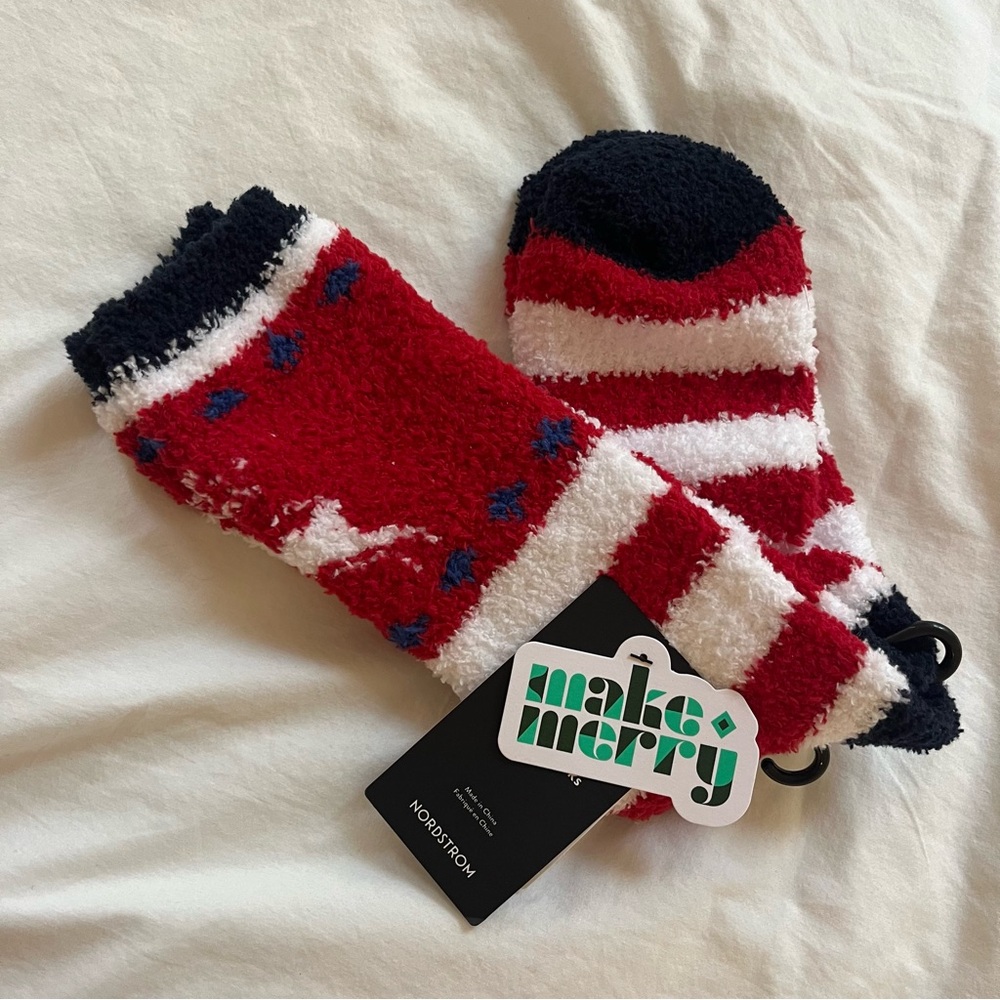 NWT Nordstrom Christmas Reindeer Fuzzy Butter Socks